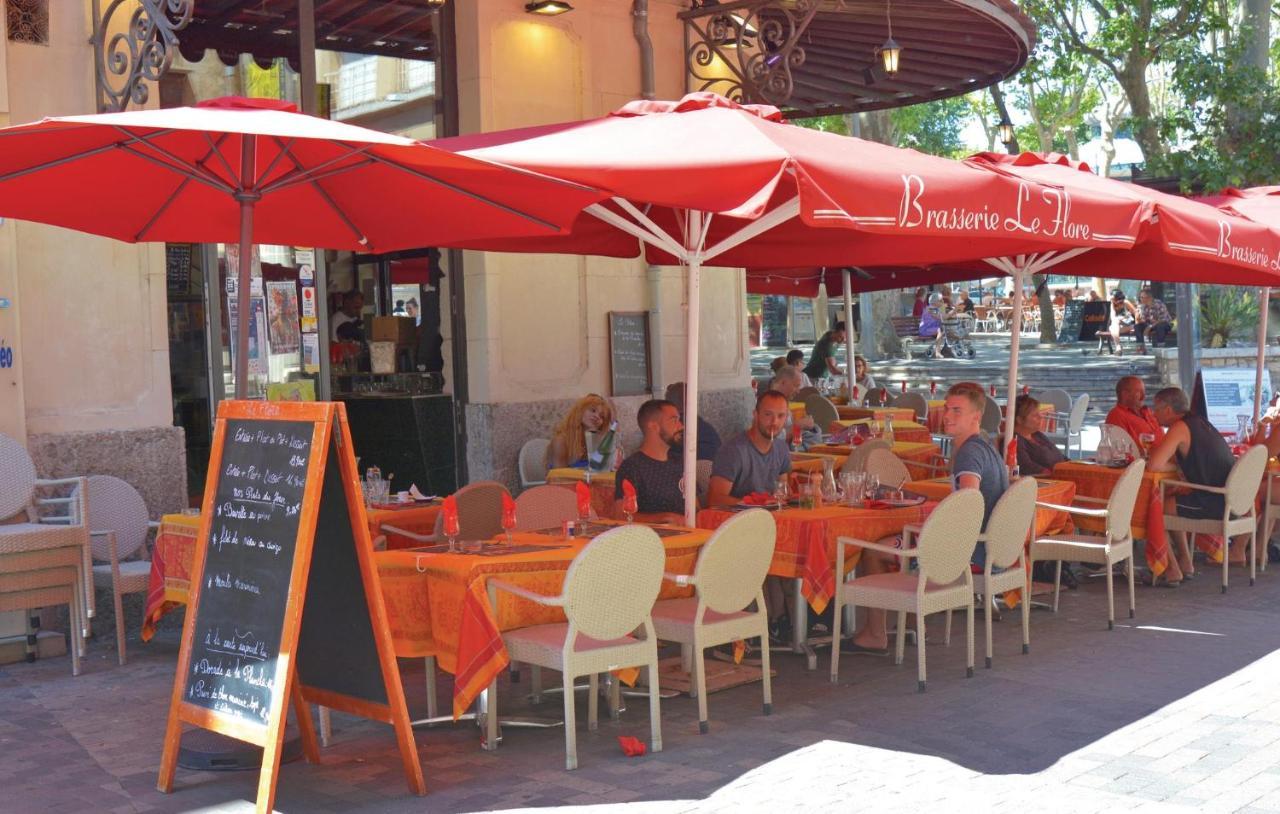 Cozy Home In Sete With Outdoor Swimming Pool エクステリア 写真