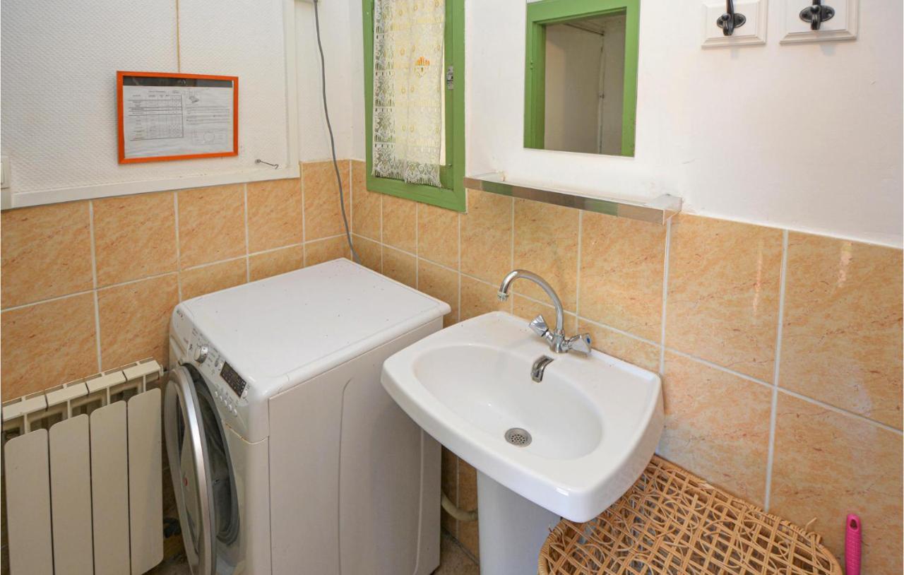 Cozy Home In Sete With Outdoor Swimming Pool エクステリア 写真
